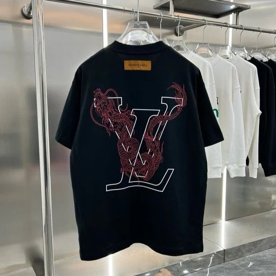 From Ancient Drapes to Designer Tees: The 999-Word History of&nbsp;Fashion